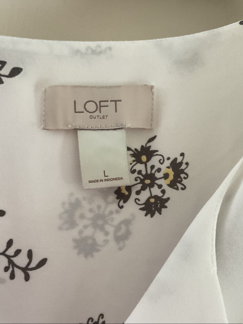LOFT White Swing Top with Brown Floral Border and Flutter Sleeves - Picture 4 of 6